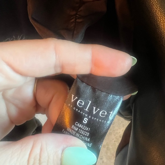 Velvet by Graham & Spencer Black leather puffer jacket women’s size small S - Picture 6 of 8